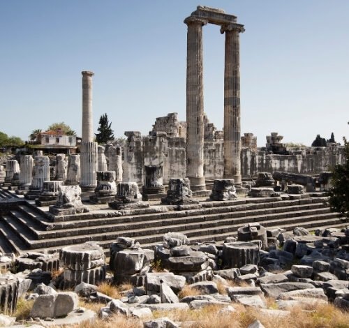 Gece Efes, Gündüz İyonya