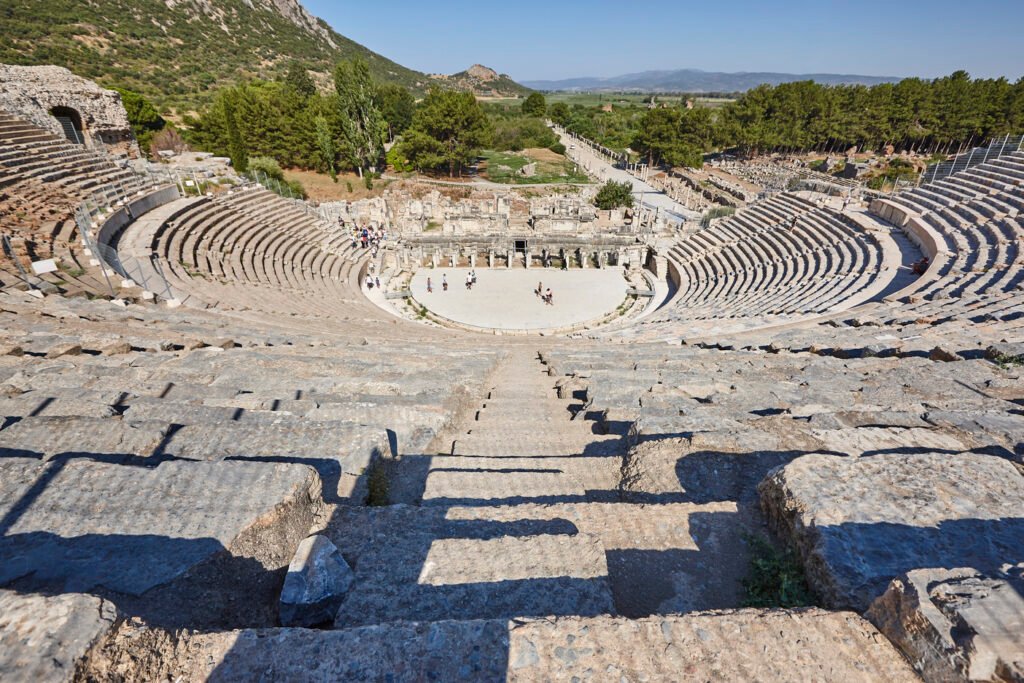 Gece Efes, Gündüz İyonya