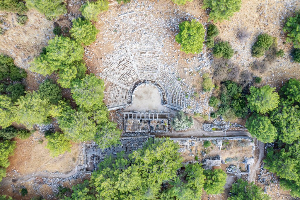 Gece Efes, Gündüz İyonya